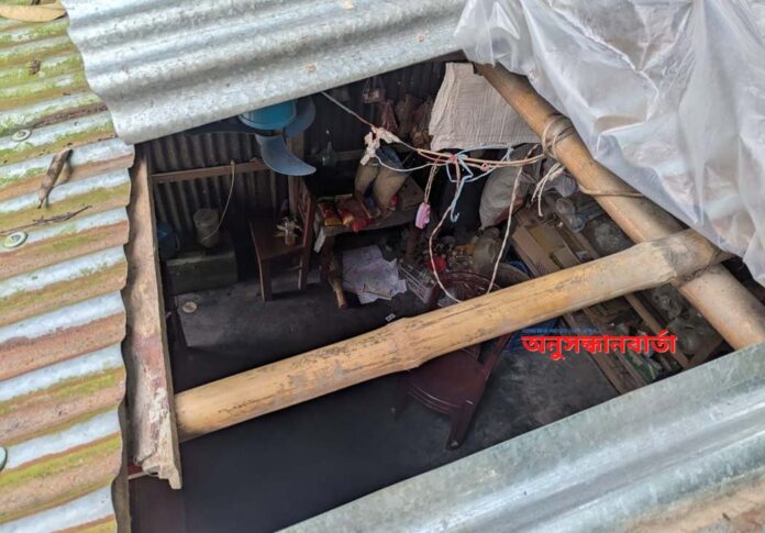 ধুনটে টিনের চাল কেটে লক্ষাধিক টাকার মালামাল চুরি