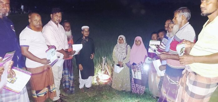 Light traps used to detect the presence of insects in paddy fields in Nandigram! নন্দীগ্রামে ধানক্ষেতে পোকামাকড়ের উপস্থিতি নির্ণয়ে আলোক ফাঁদ!